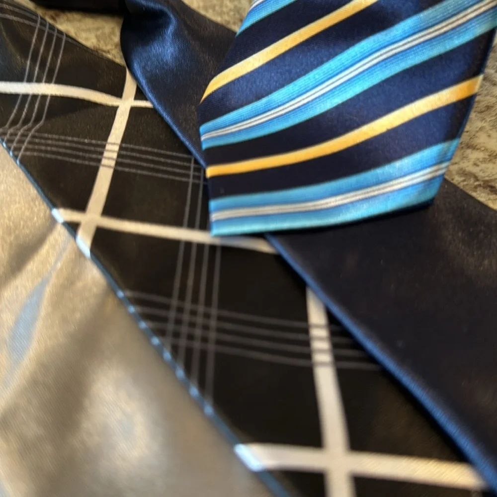 Ties 10 inch unisex satin look and feel set-of 4 NWOT elastic stretch cord